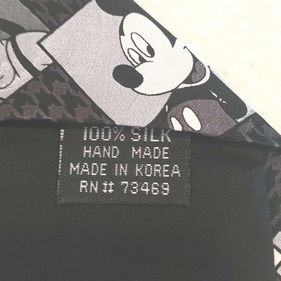 Disney silk tie - Picture 3 of 4